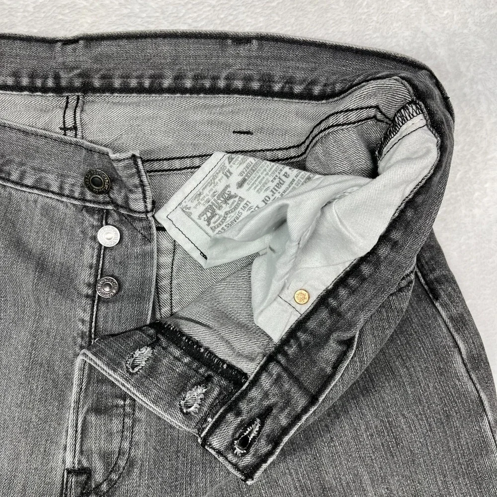 Levi's 501 Original Jeans Men's Gray‎ Denim Classic Straight Button Fly - 37x28